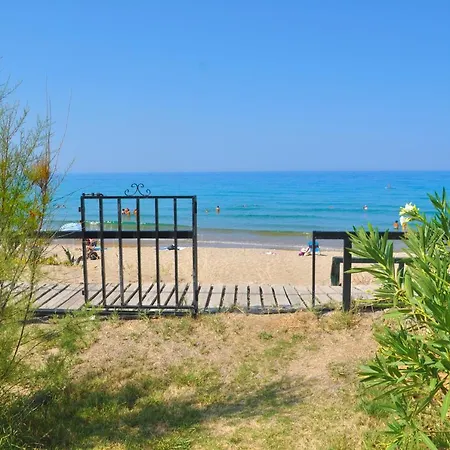 بيت للعطل Beachfront House Yannis On Agios Gordios In Corfu